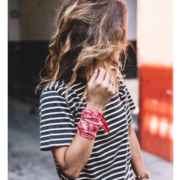 Fun Fashionable Red Bandanas NWT HOST PICK - Picture 5 of 8